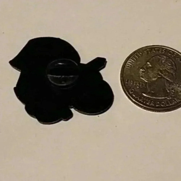 Epic Link & Yoshi Crossover Enamel Pin – Iconic Zelda x Mario Collab! - Picture 5 of 5